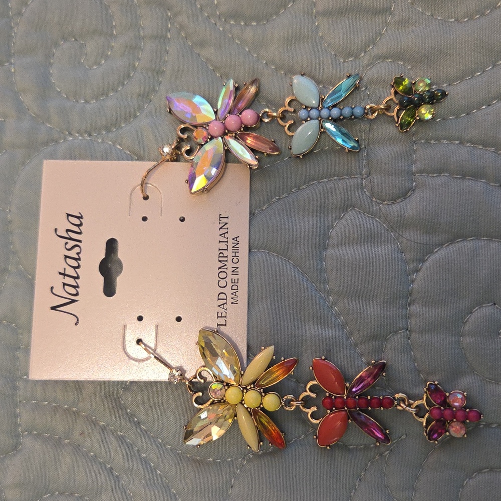 **DONATE 4/19**NWOT NATASHA COTOURE COLORFUL BUTTERFLY EARRINGS